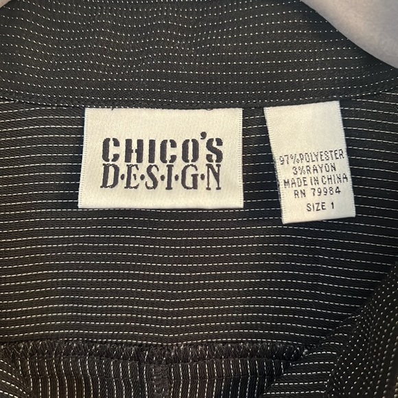 #27- Chicos Design Black Stripes Long Sleeve Button Down Top Blouse Size 1 - Picture 2 of 11